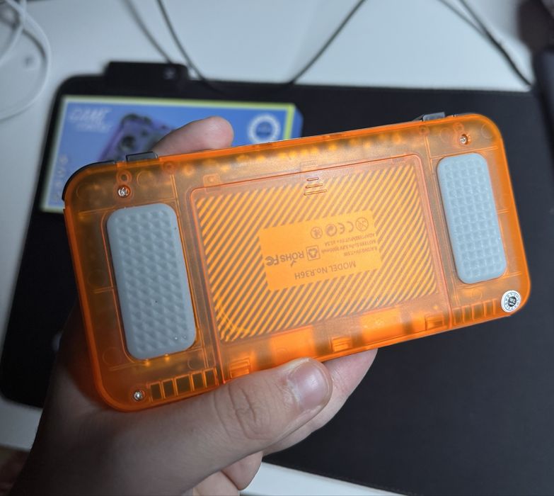 Ретро конзола за игри R36H