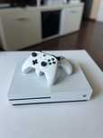 De vânzare Xbox One S 1TB În stare excelentă, cu accesorii incluse!