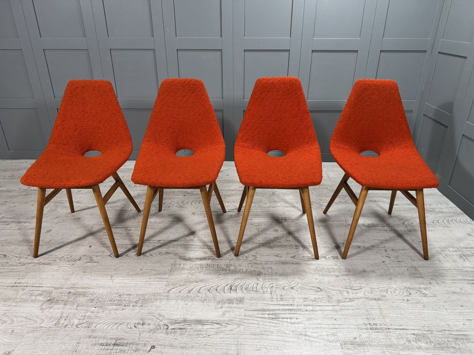 Трапезни столове на Judit Burian & Erika Szek от 50-те У022