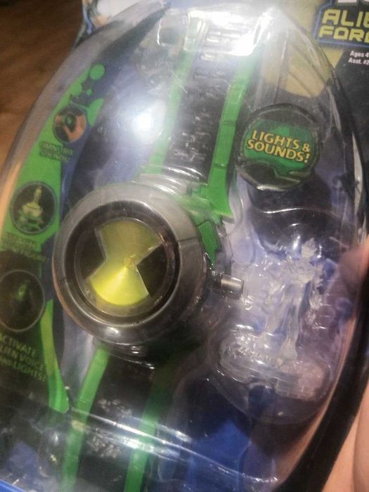 Ben 10 Alien Force Omnitrix (Sealed, Brand New)