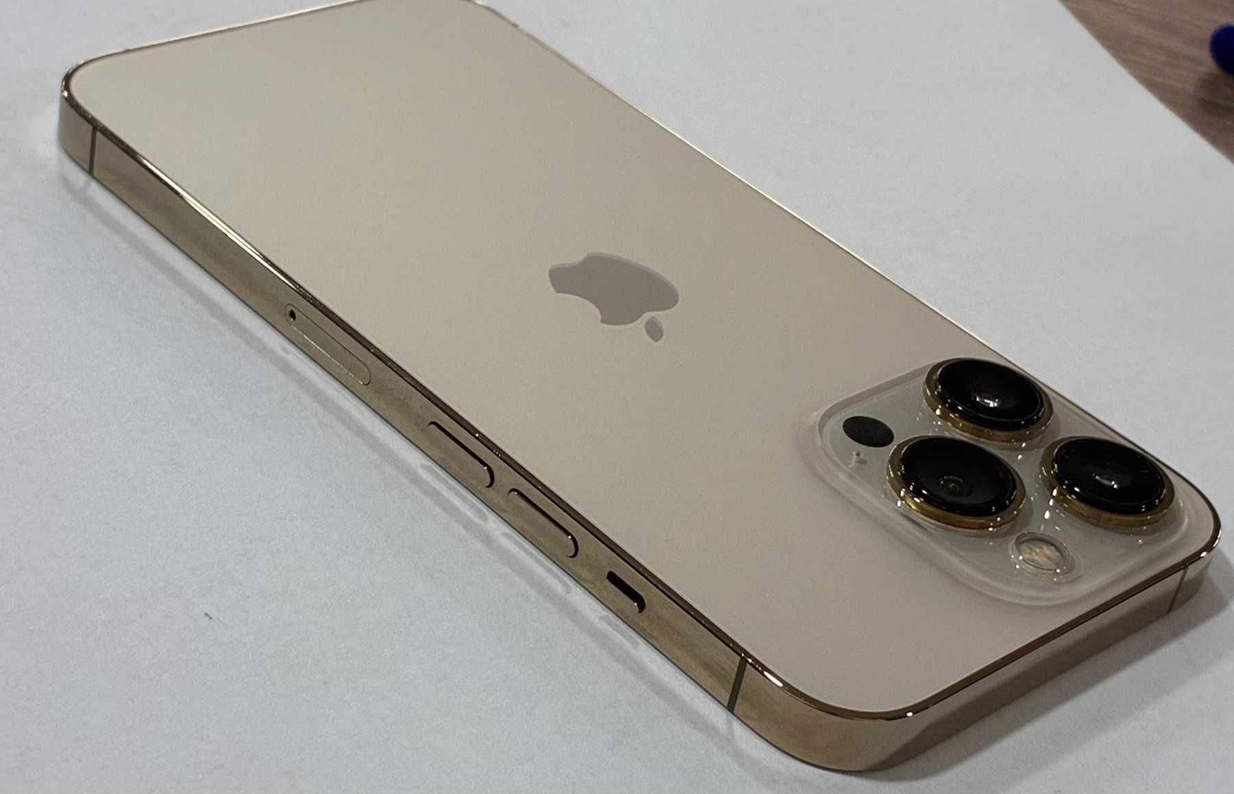 Продавам Iphone 13 pro 256gb
