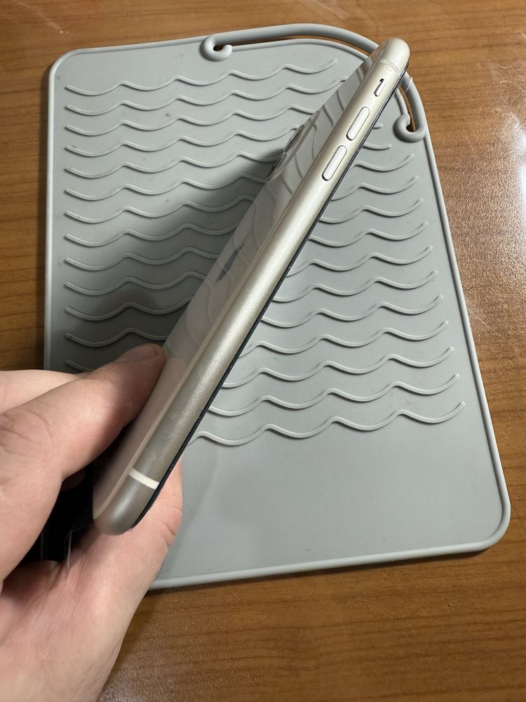 Продам iPhone 11