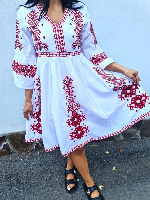 Vând rochie tradițională