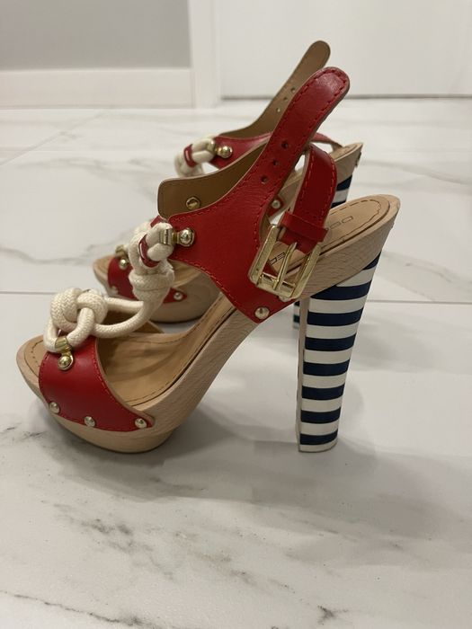 Сандали с ток DSQUARED