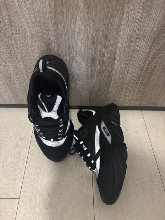 Dior b22 black 2 purtari