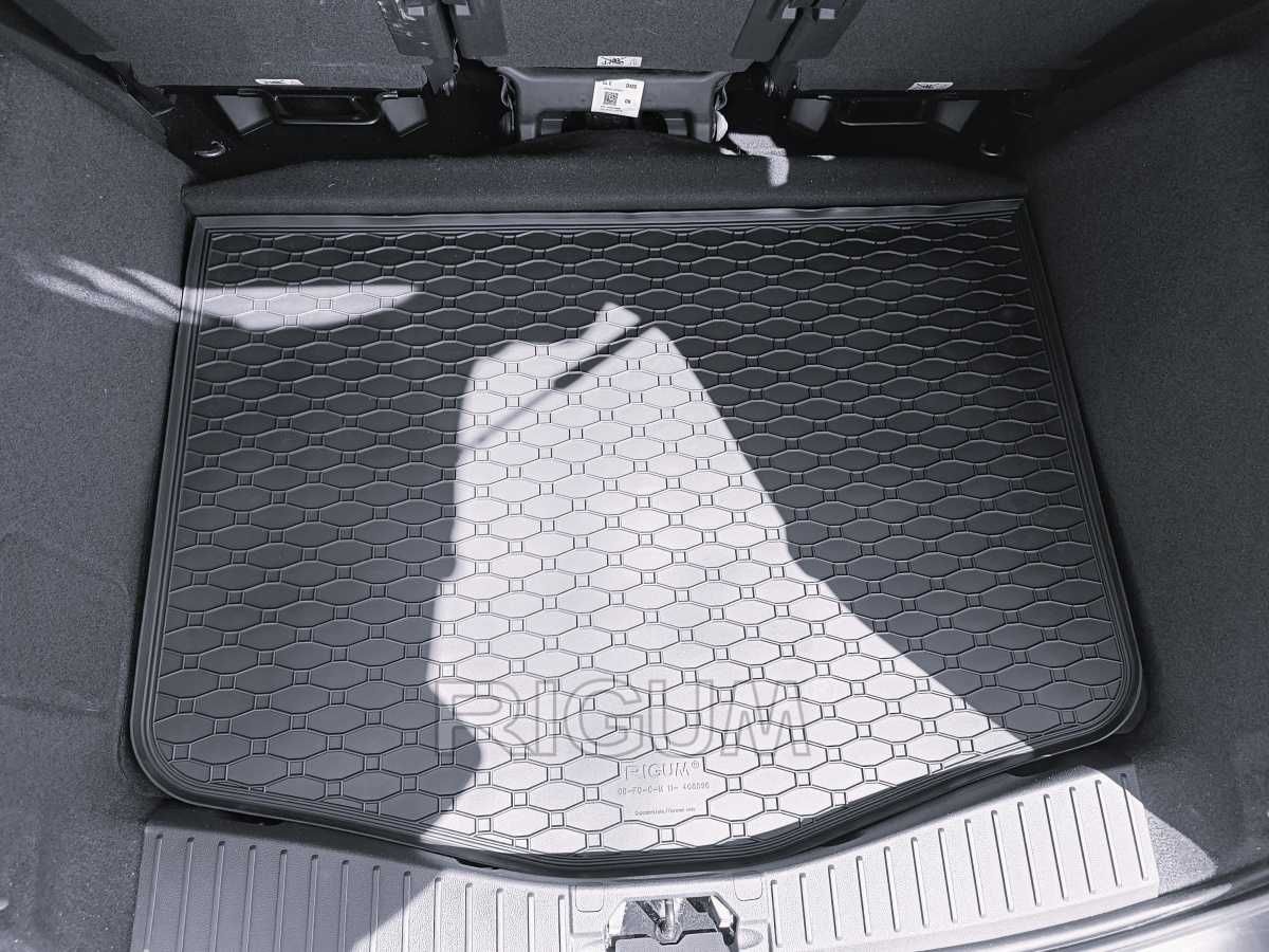 Гумени стелки и багажник FORD C-MAX и Grand C-Max след 2010г.