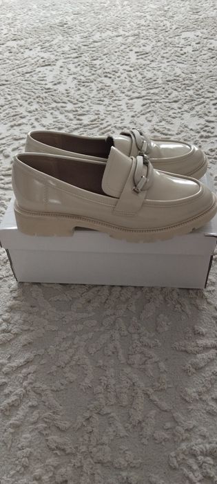 Продам женский  обувь