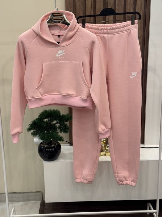 Нова колекция!Дамски зимни екипи-Nike