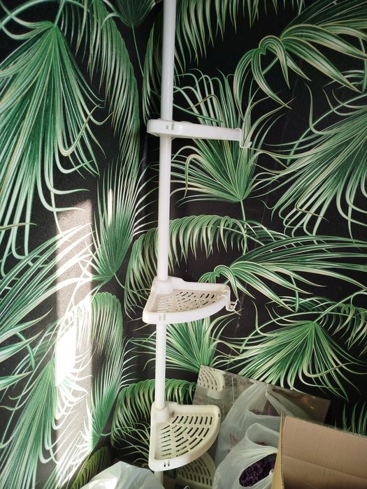 Подставка и зеркало для ванной