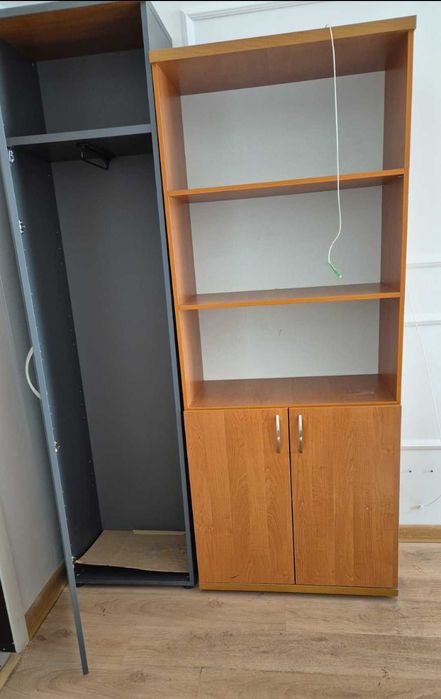 Продам мебель офисную, диваны, столы, тумбочки