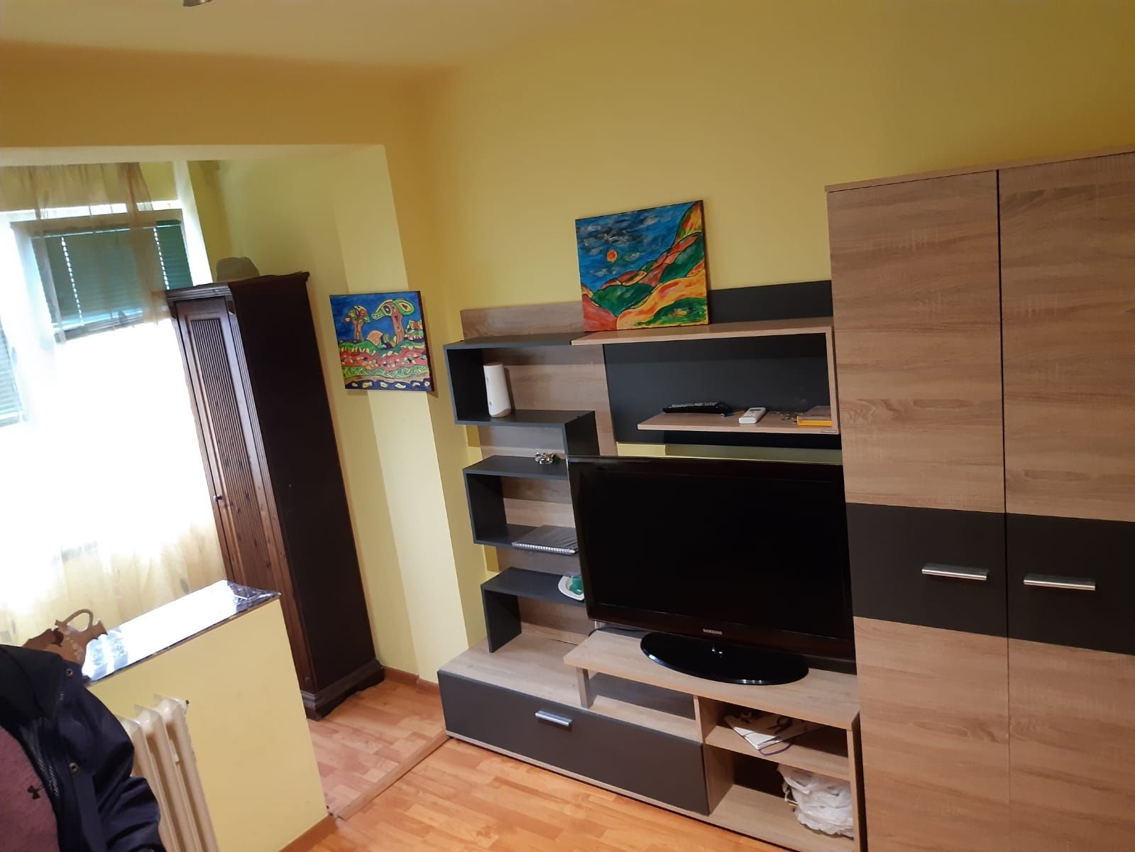 Închiriez apartament cu 2 camere zona Boul Rosu