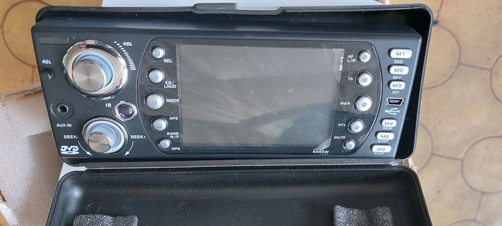 автомобилни усилватели и мултимедии