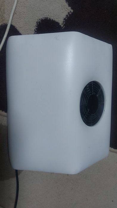 Vând aspirator unghii Cupio