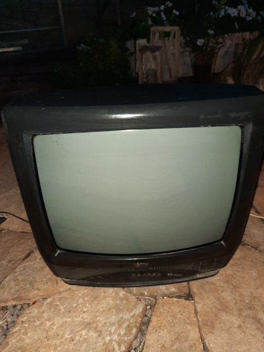 Продам телевизор 5000
