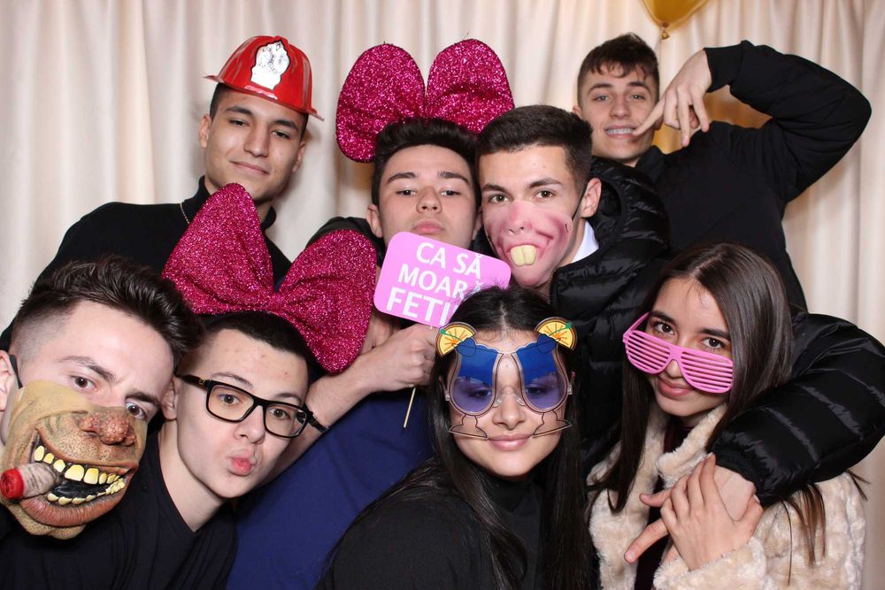 Cabina foto aniversare/Cabina foto pentru Botezul bebelusului/Nunta