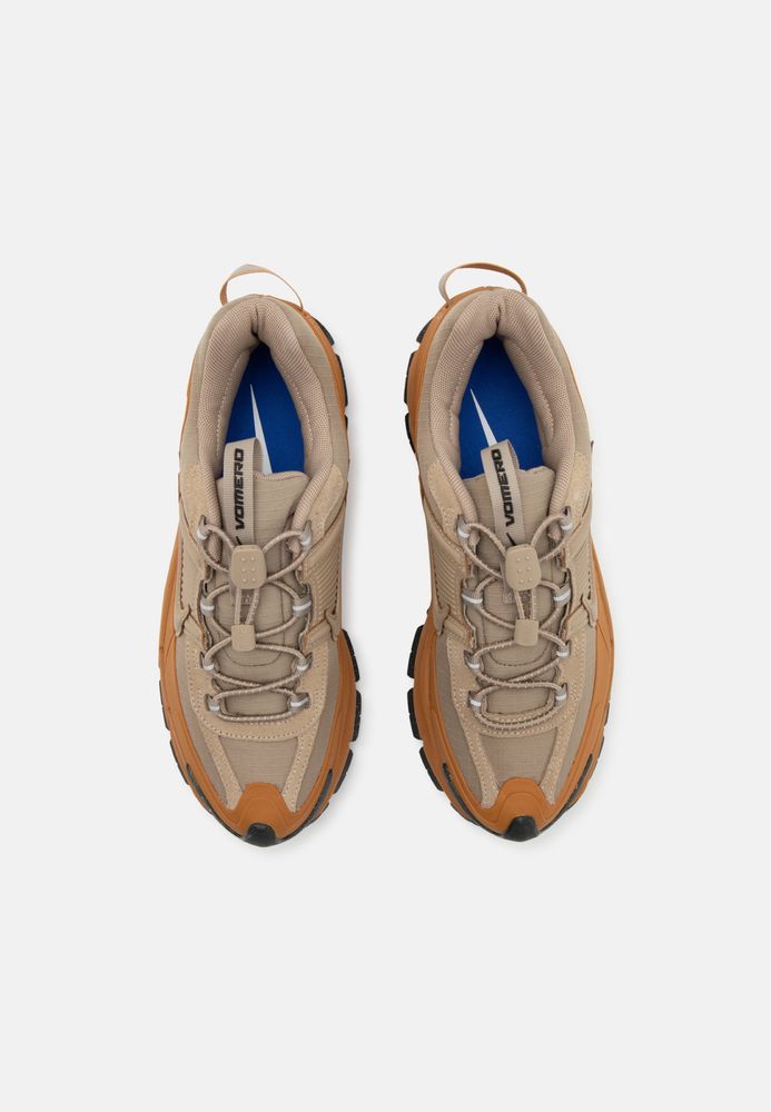 Маратонки nike adidas pinko
