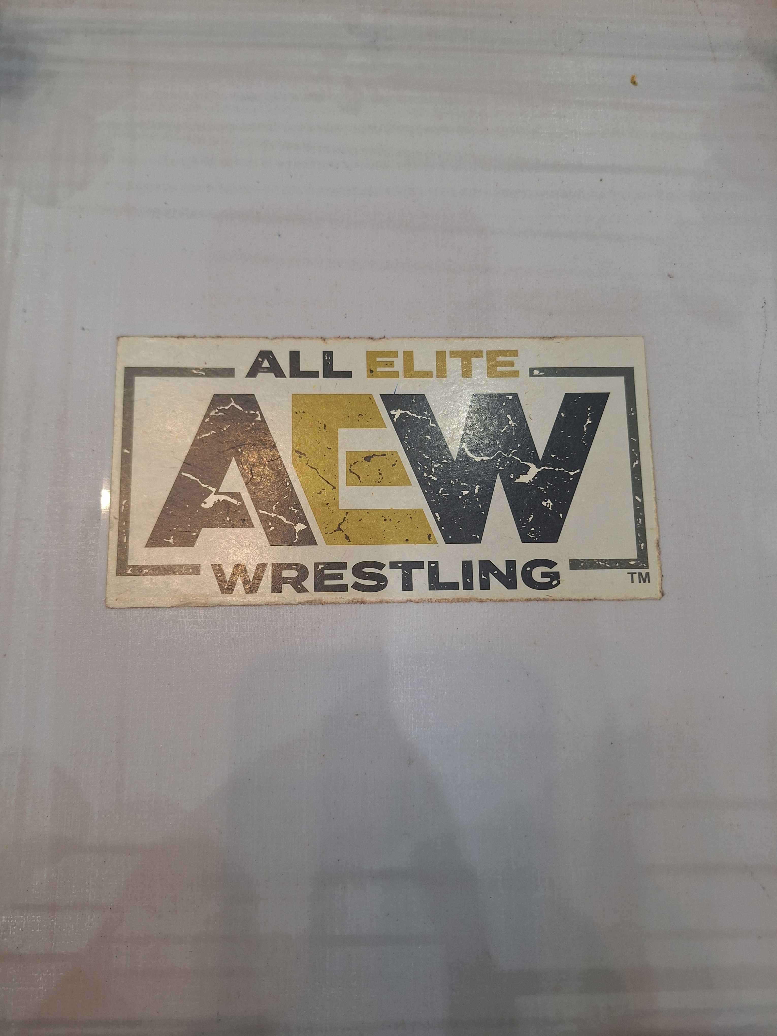 Продавам кеч фигурки на wwe и AEW и ринг на AEW