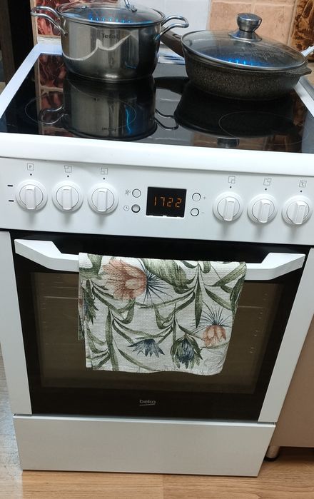 Продам электроплиту б /у