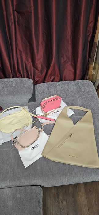 Чанта Furla, Guess,  Valentino естествена кожа