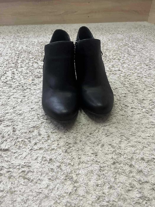 Обувки - боти черни