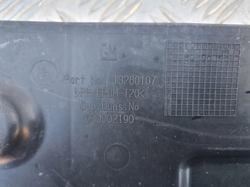 Scut lateral stanga Opel Astra H GTC