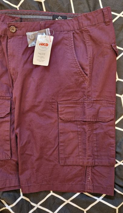 Vând pantaloni scurți NKD