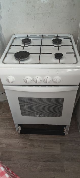 Продается газовая плита б/у