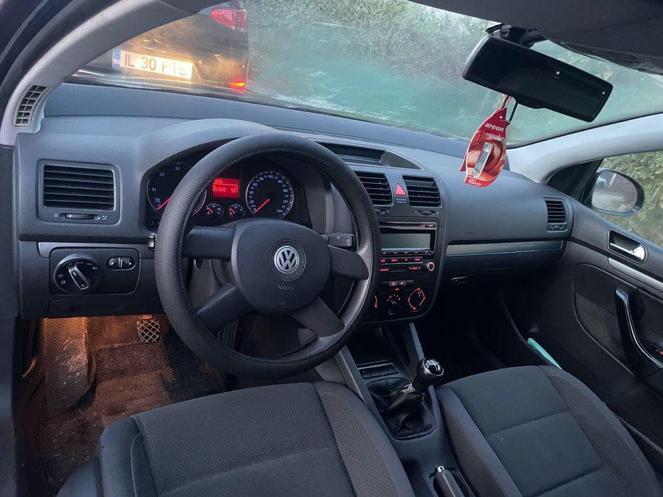 Vând GOLF 5 1.9 TDI