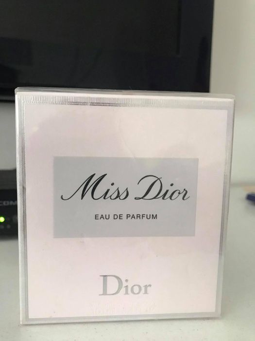 оригинални Miss Dior ,  Chanel и Molecule