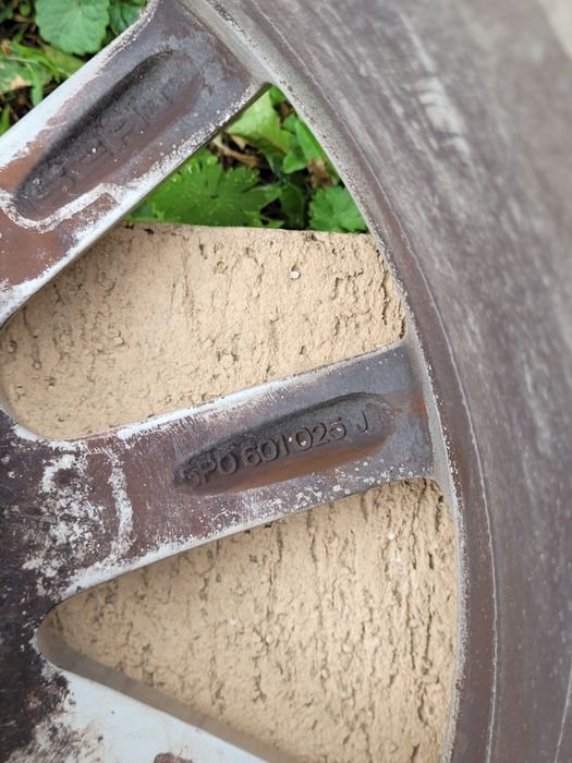 Vând 3  jante originale seat