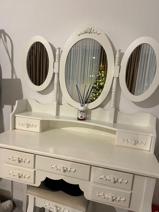 Masa de toaleta / machiaj + scaun cu sertare si oglinzi