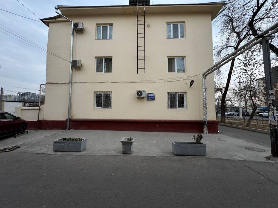 Продаётся 3/1/3 70квм ор-р:Транспортный институт,Азербайджанский центр