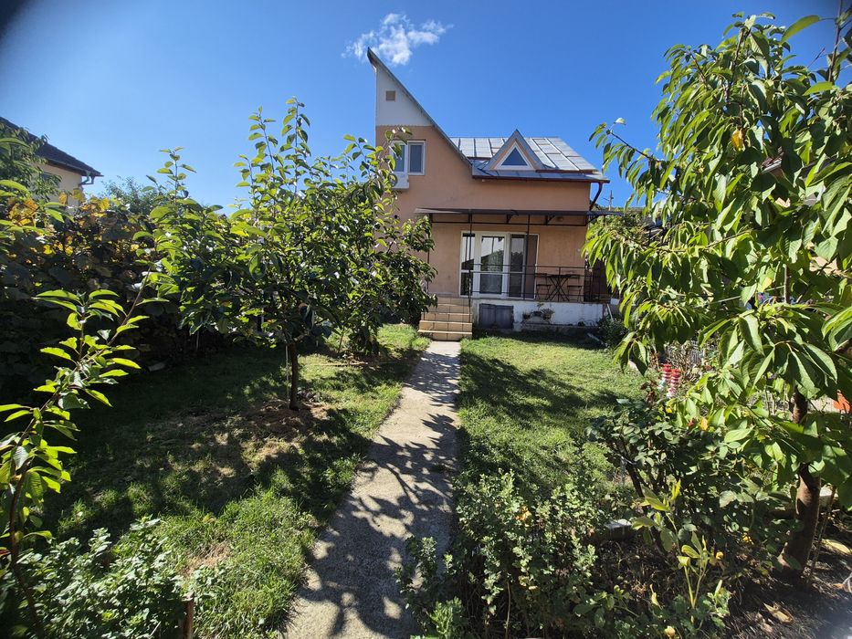 Casuta de dimensiunea unui apartament cu 2 camere de inchiriat