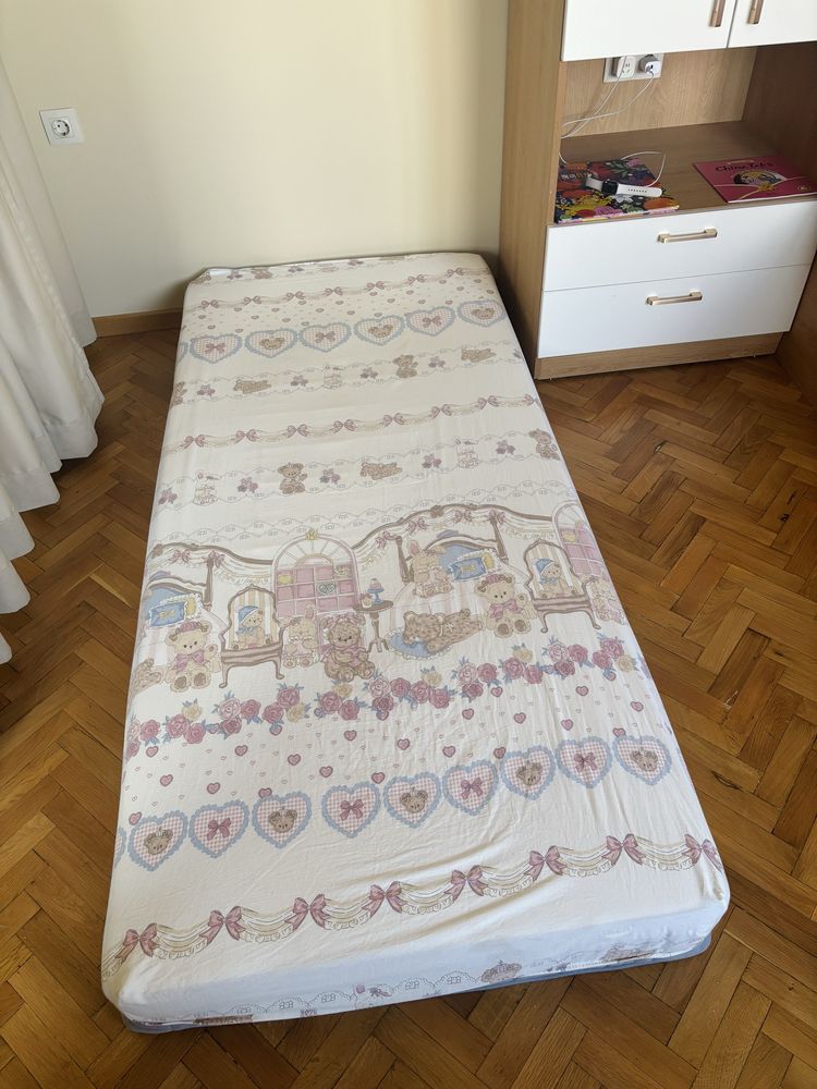 Продавам матрак 90x200 от IKEA – ползван 1 година