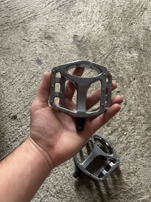 Метални педали за велосипед