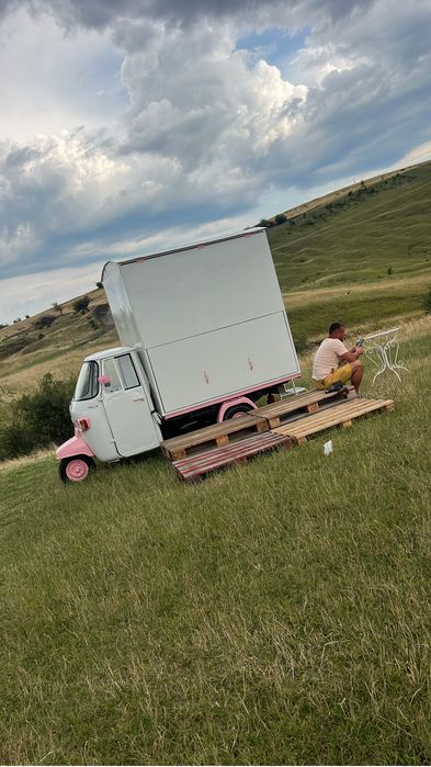 Piaggio ape box,gelato,street food