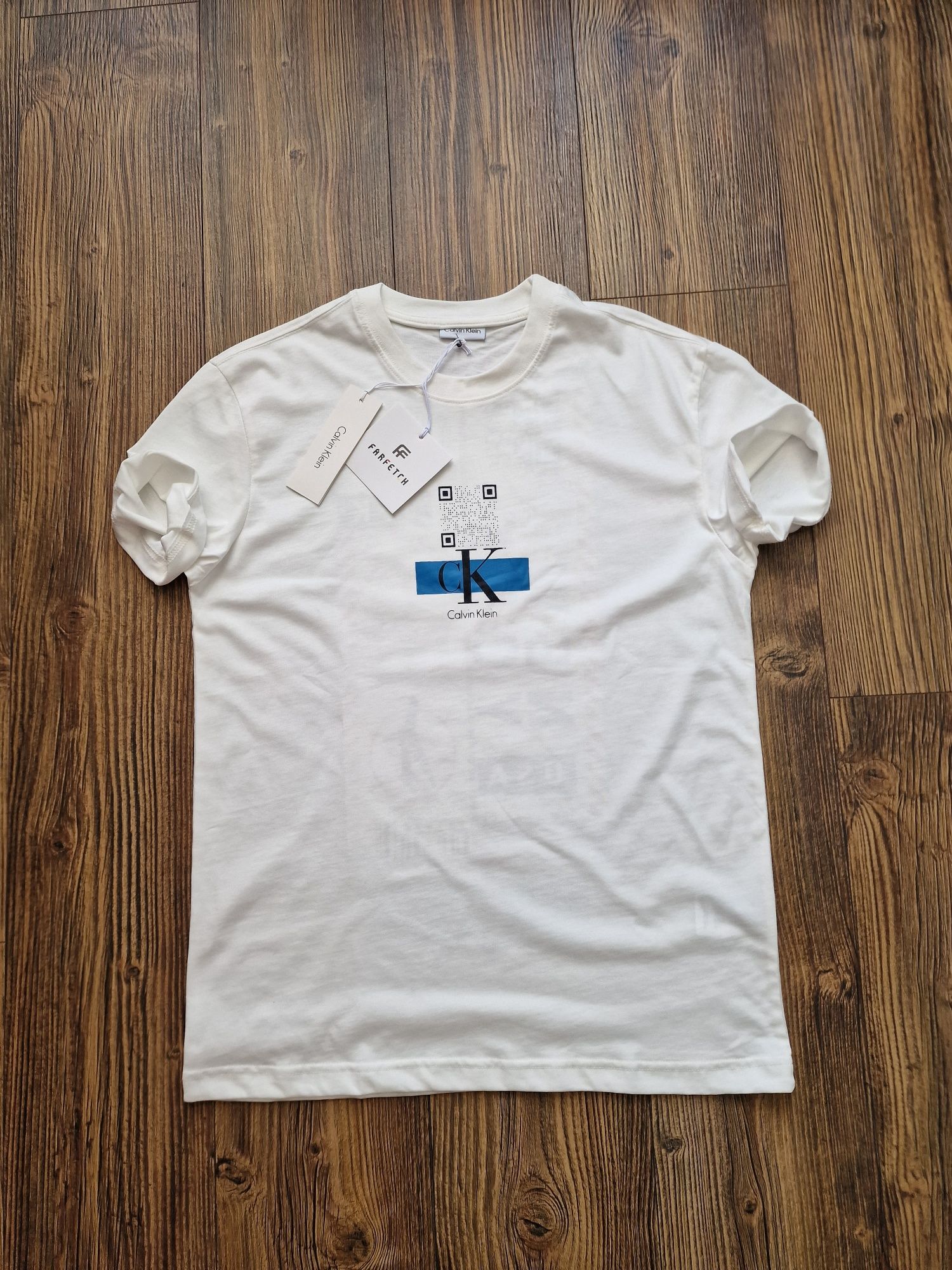 Страхотна мъжка тениска CALVIN KLEIN размер S M  2XL