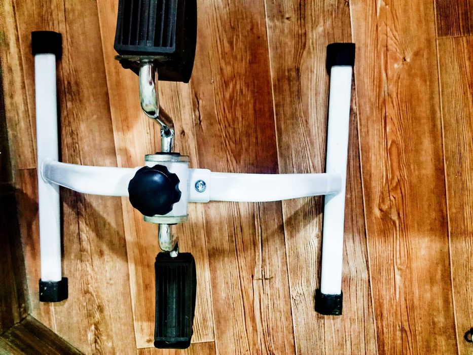 Мини-велотренажёр