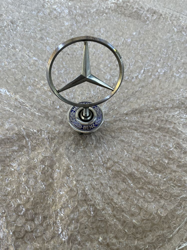 Эмблема на капот Mercedes-Benz w210