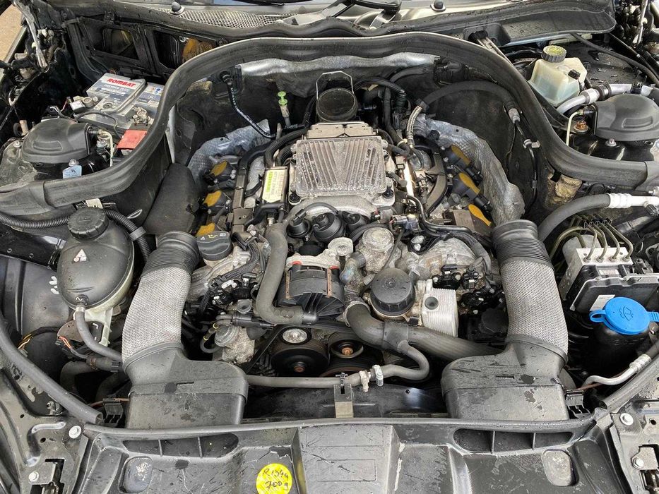 dezmembrez mercedes E350i w212 / capota / faruri w212/bara fata w212