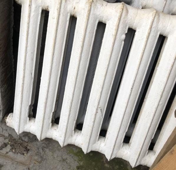 Продам б/у чугунный радиатор