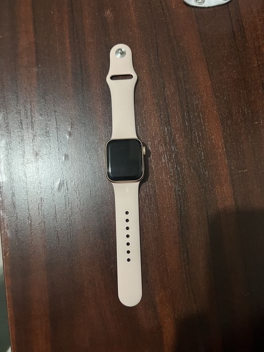 Продам apple watch 5 40 mm
