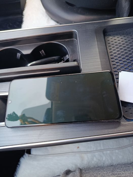 Продам недорого Самсунг А70