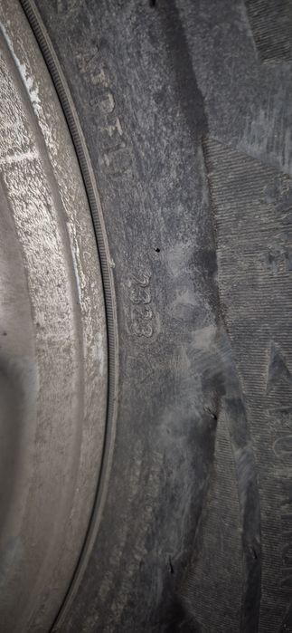 Шины с дисками в комплекте.