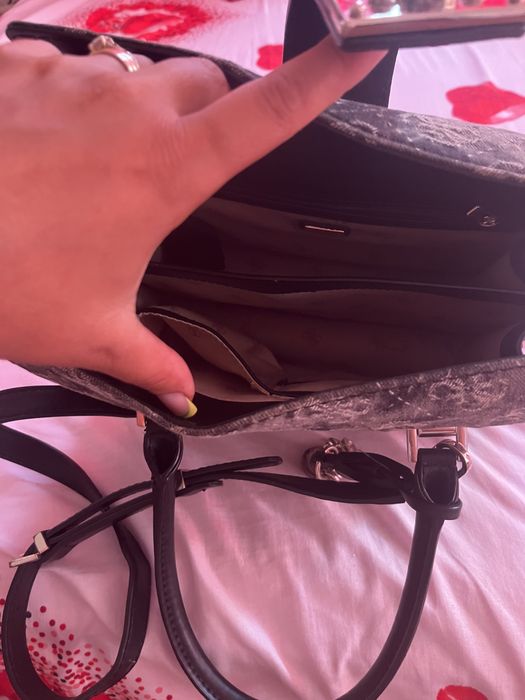 Vând geanta guess ediție limitată