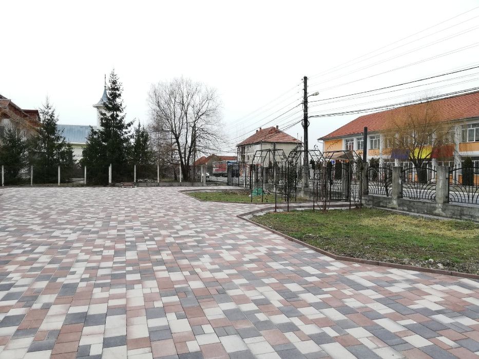 Vand spatiu comercial/cladire/Inchiriez