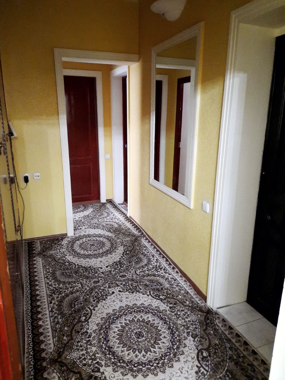 Shayhontohur tumanida kvartira sotiladi tinchlik metro 2/3 xona srochn