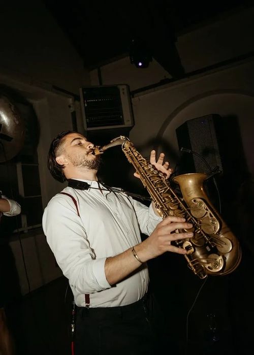 Саксофон Саксофонист