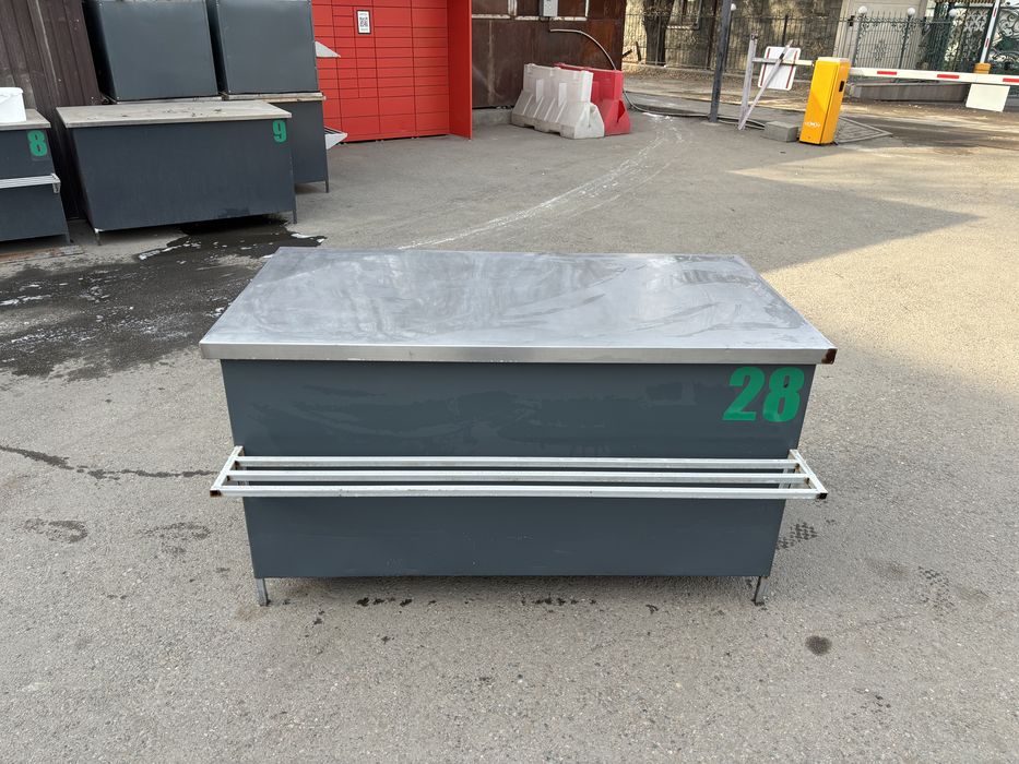 Продам железный стол 50 шт есть