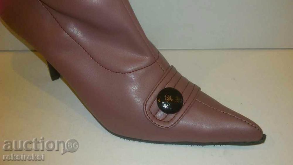 Разпродажба дамски ботуш №40